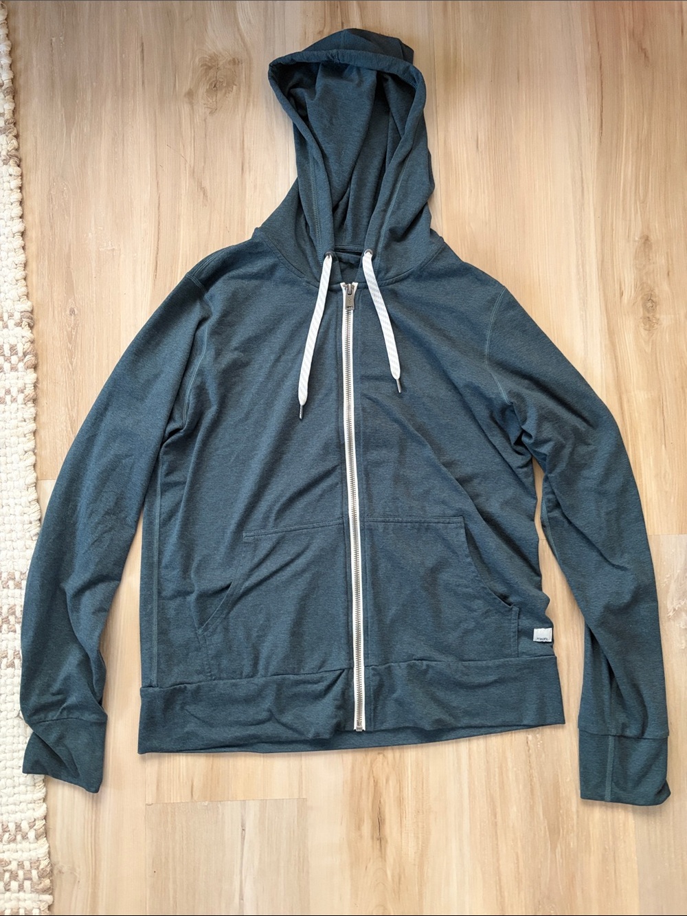 Vuori Halo Performance Hoodie 2.0 in Lakeside
